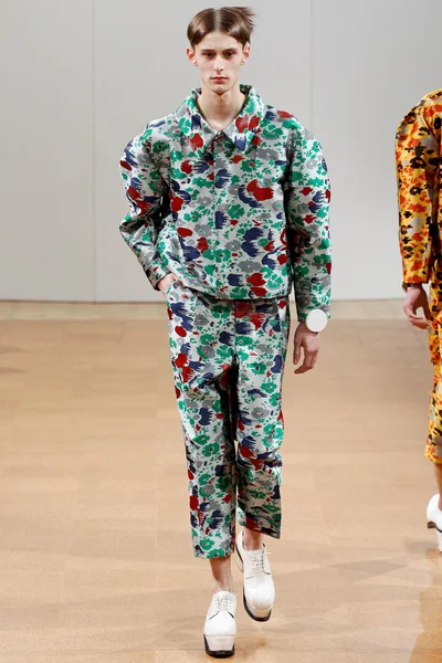 Look 19